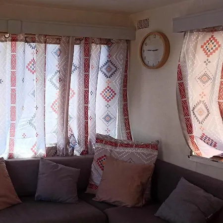 Сasa de vacaciones Bungalow De 2 Chambres Avec Jardin Clos A